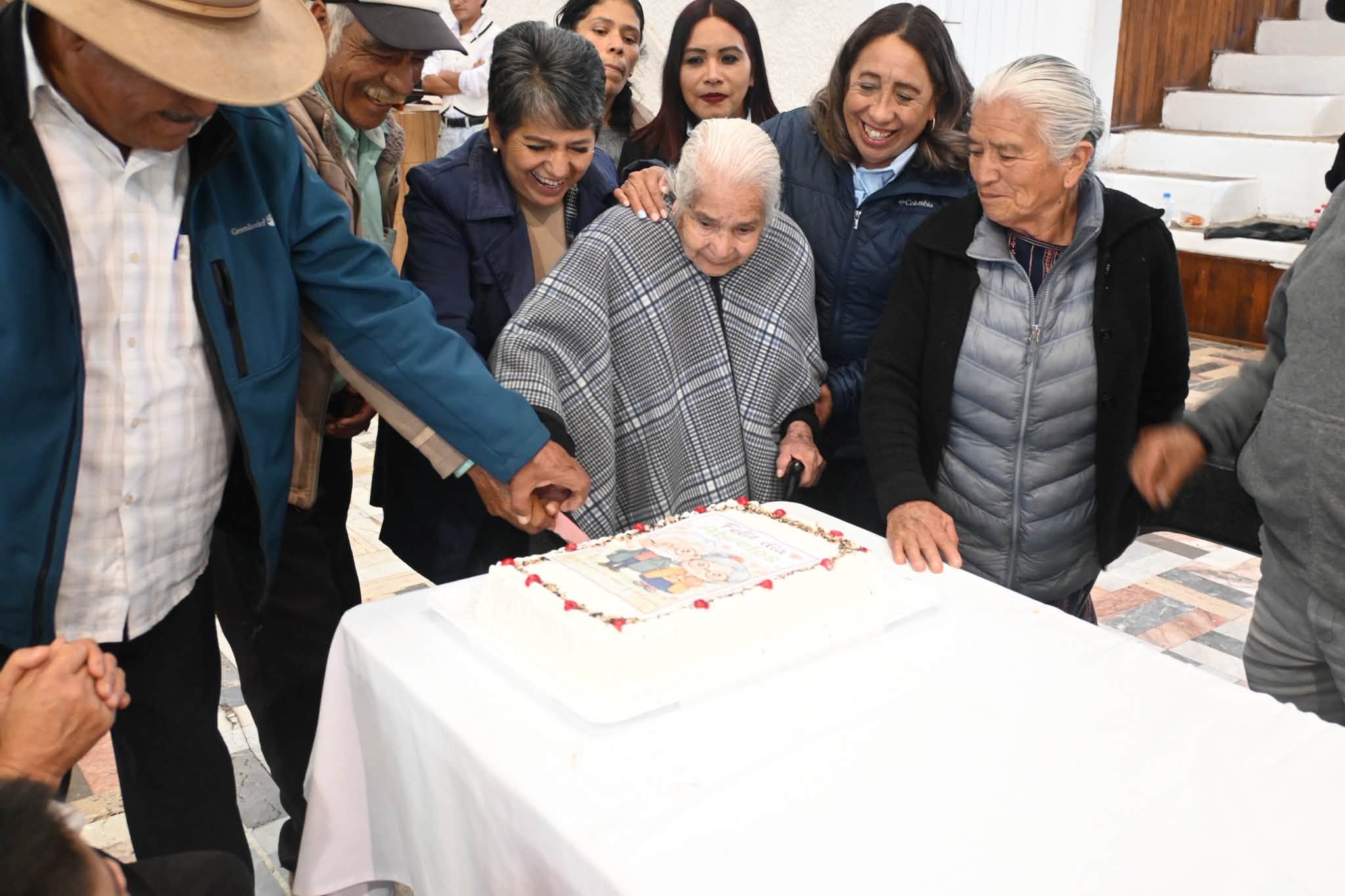 FESTEJO DÍA DEL ABUELITO